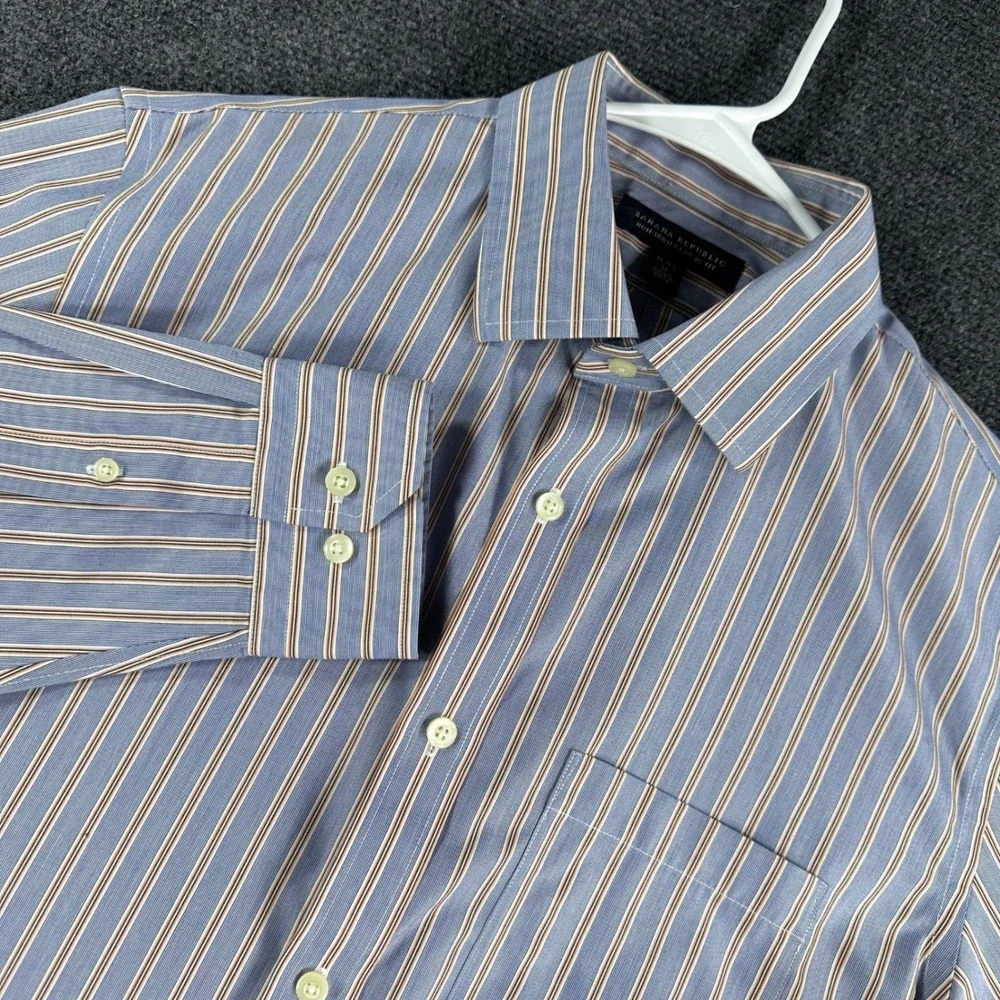 Banana Republic Dress Shirt Mens M Medium Blue Striped Non-Iron Classic Fit LS
